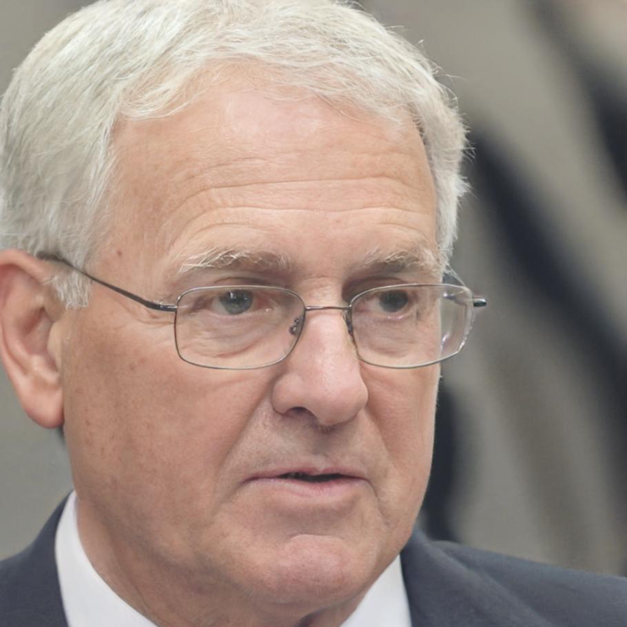 Porträt von Dr. Michael Hartmann, Senior Finanzberater